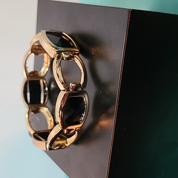 2 bracelets - Picture 3 of 6